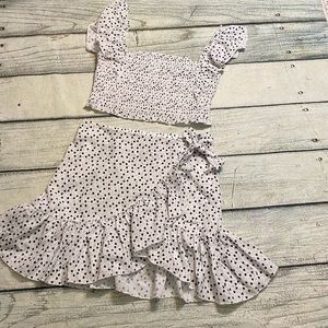 Girls shein top white with black little heart pattern tank and skirt (just top)